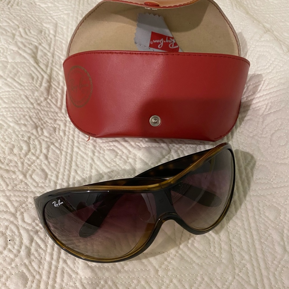 ray ban sunglasses